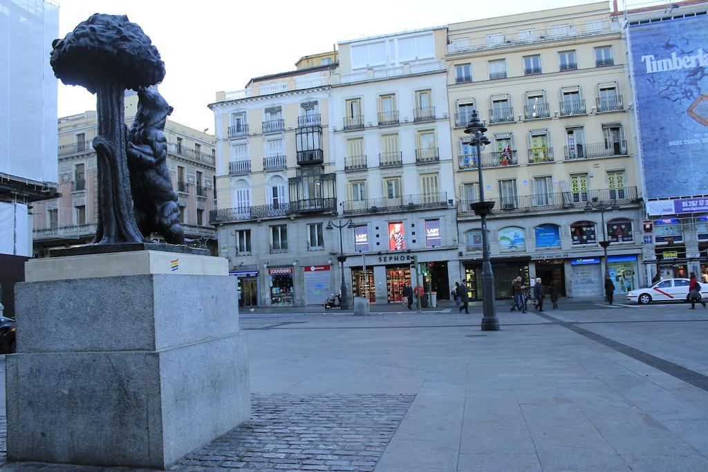 Hostal Ana Belen Madrid Bagian luar foto