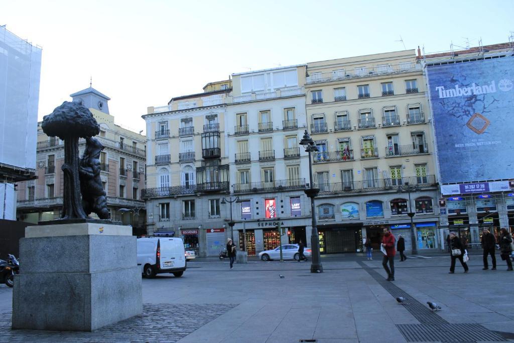 Hostal Ana Belen Madrid Bagian luar foto