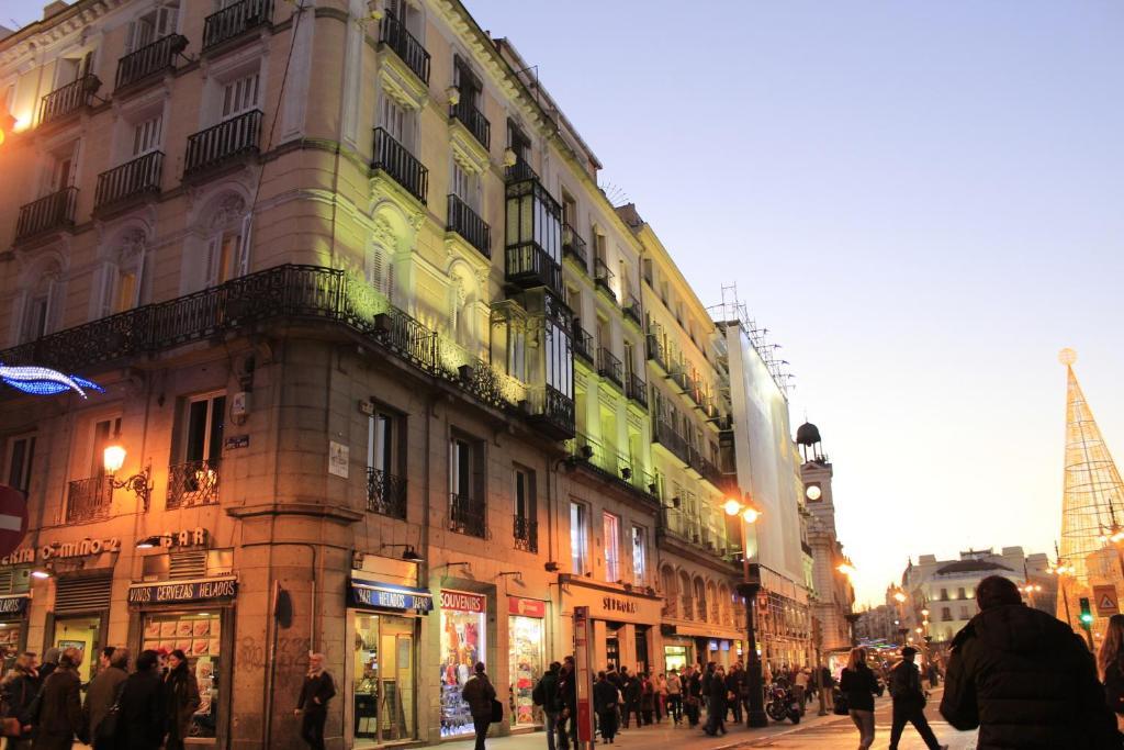 Hostal Ana Belen Madrid Bagian luar foto