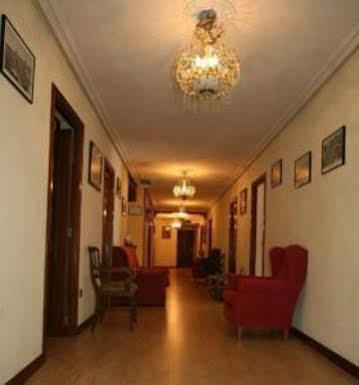 Hostal Ana Belen Madrid Bagian luar foto
