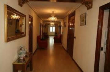 Hostal Ana Belen Madrid Bagian luar foto